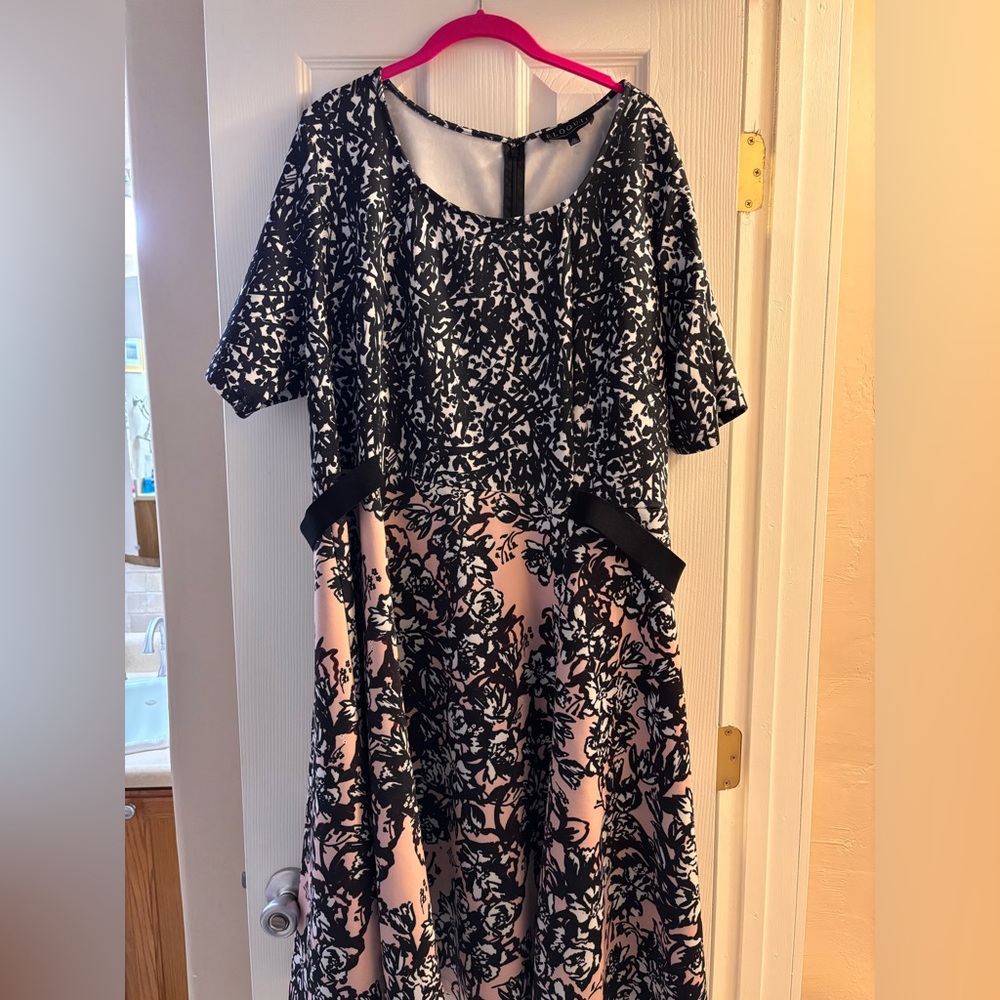 Eloquii Black and Pink Patterned Midi Dress Attached elastic belt size 22